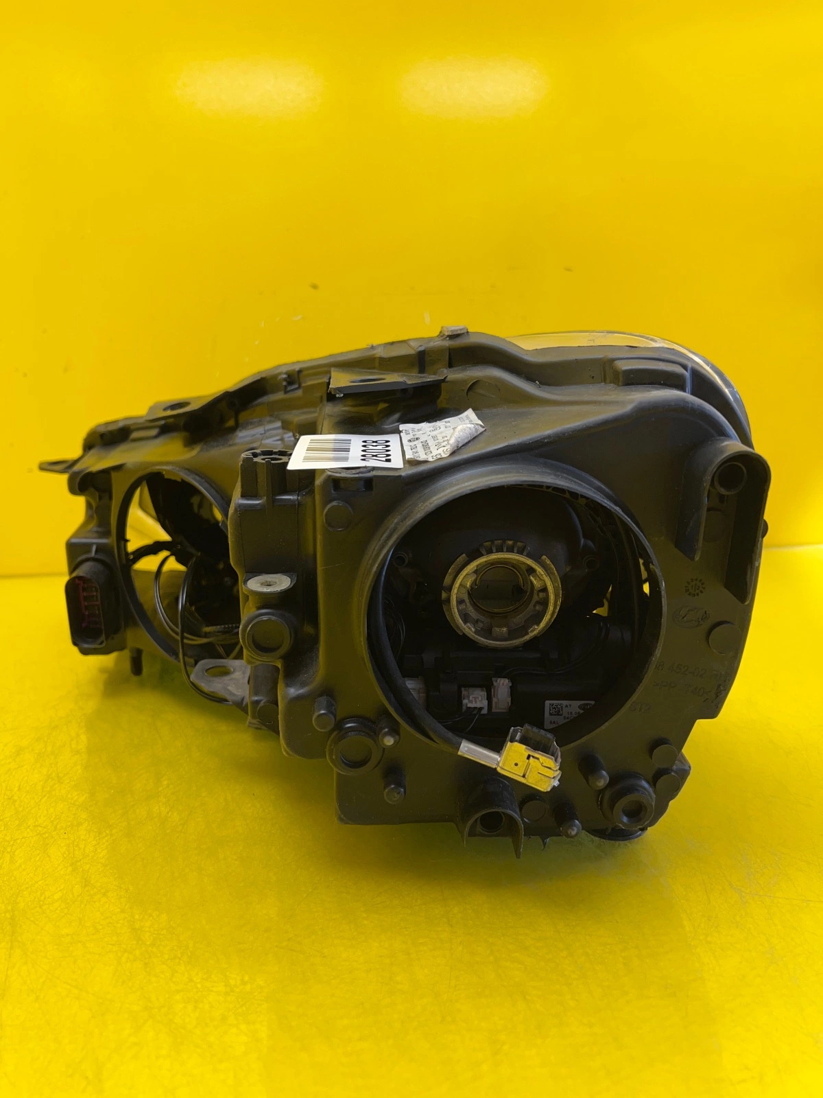 Far Dreapta VW Golf VI 6 R32 Xenon - Image 4