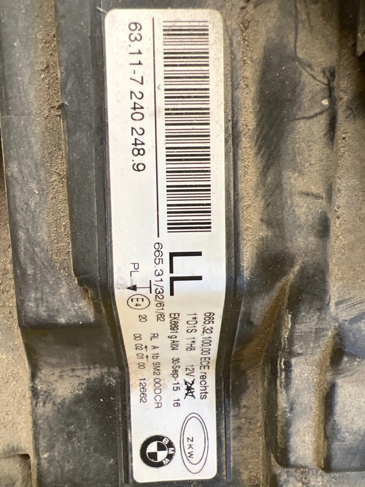 Far dreapta Bi-Xenon BMW Seria 3 E90 Facelift 2008-2012 OEM 28136 - Image 2