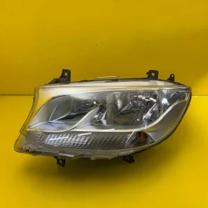 Far Stanga Mercedes Sprinter W910