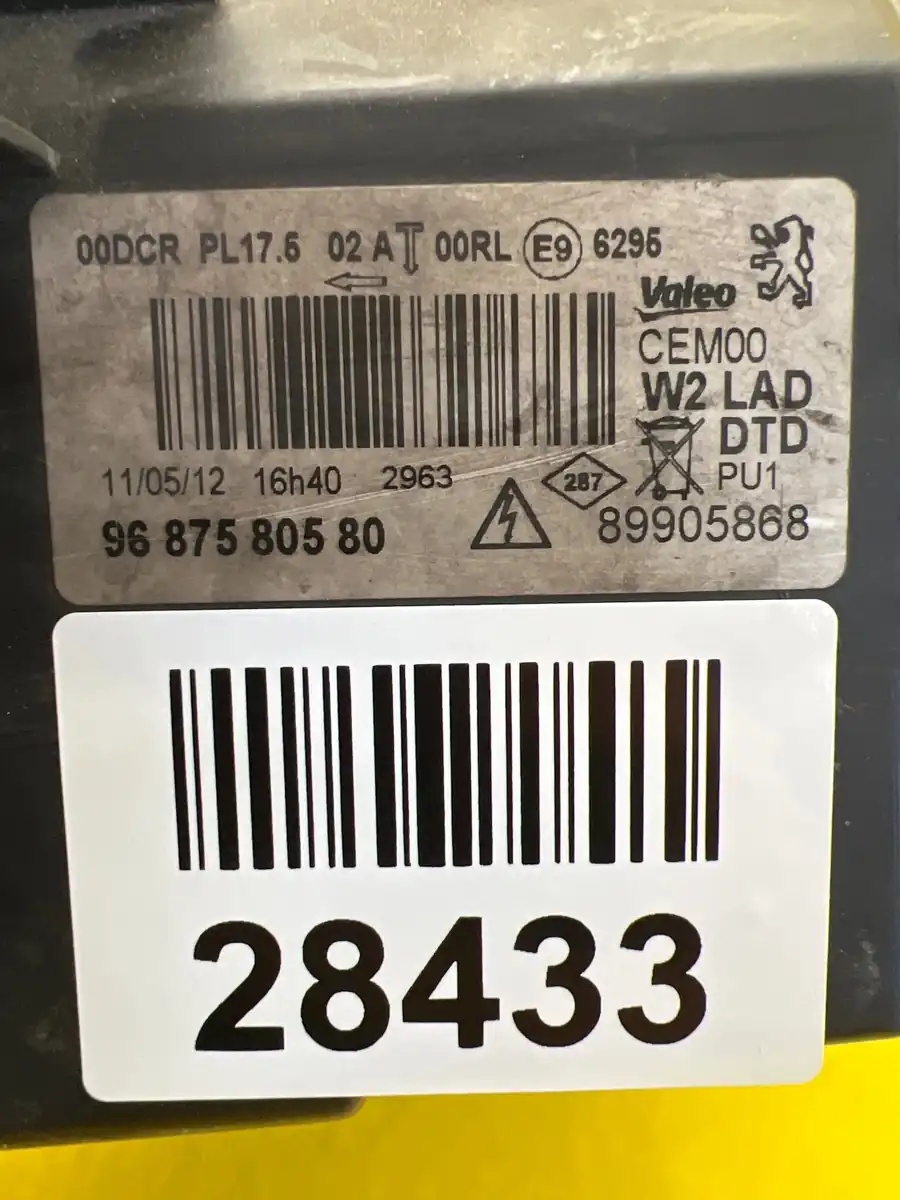 Far Dreapta Peugeot 508 10 Xenon