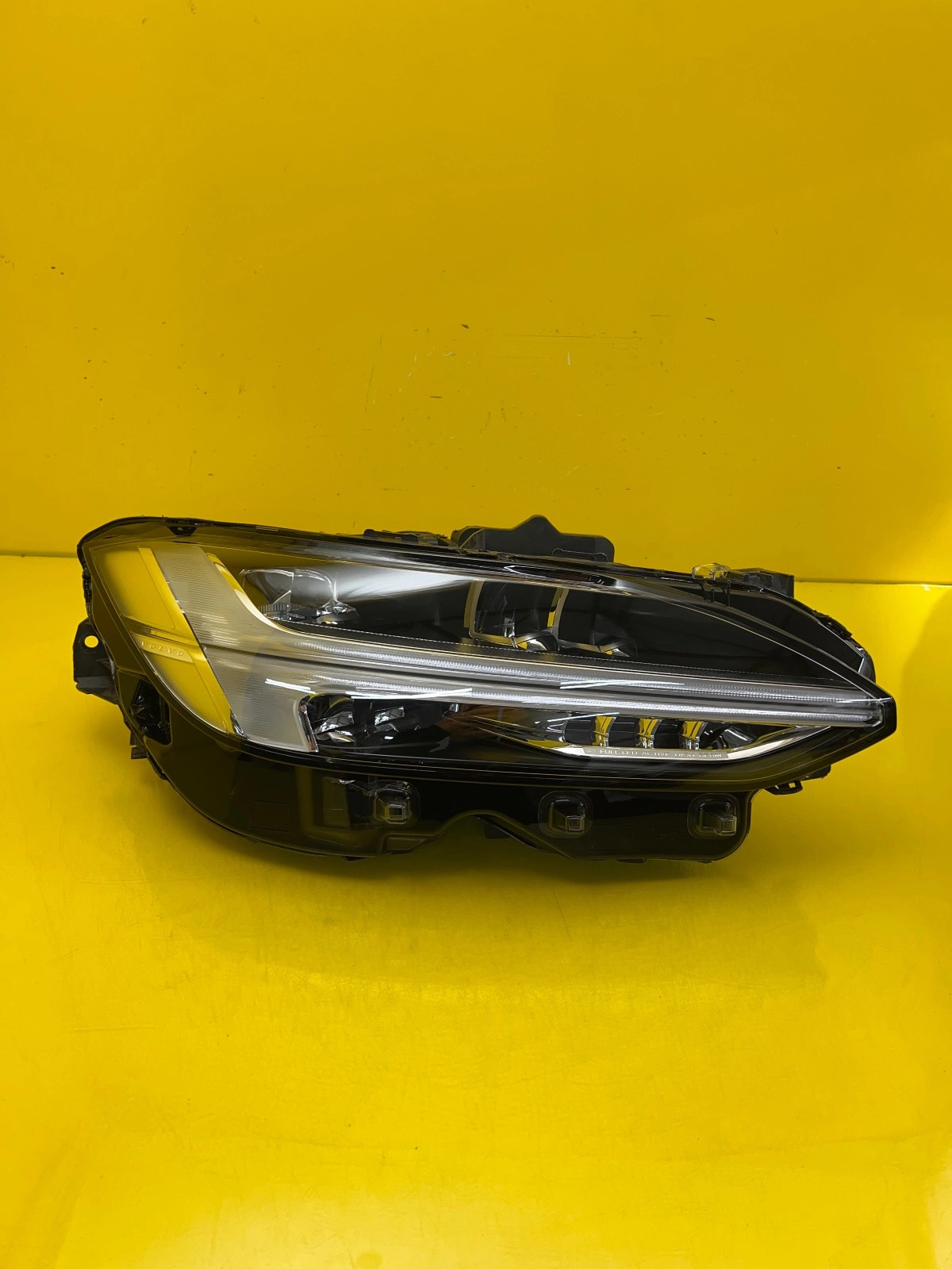 Far dreapta Full LED OEM 28557