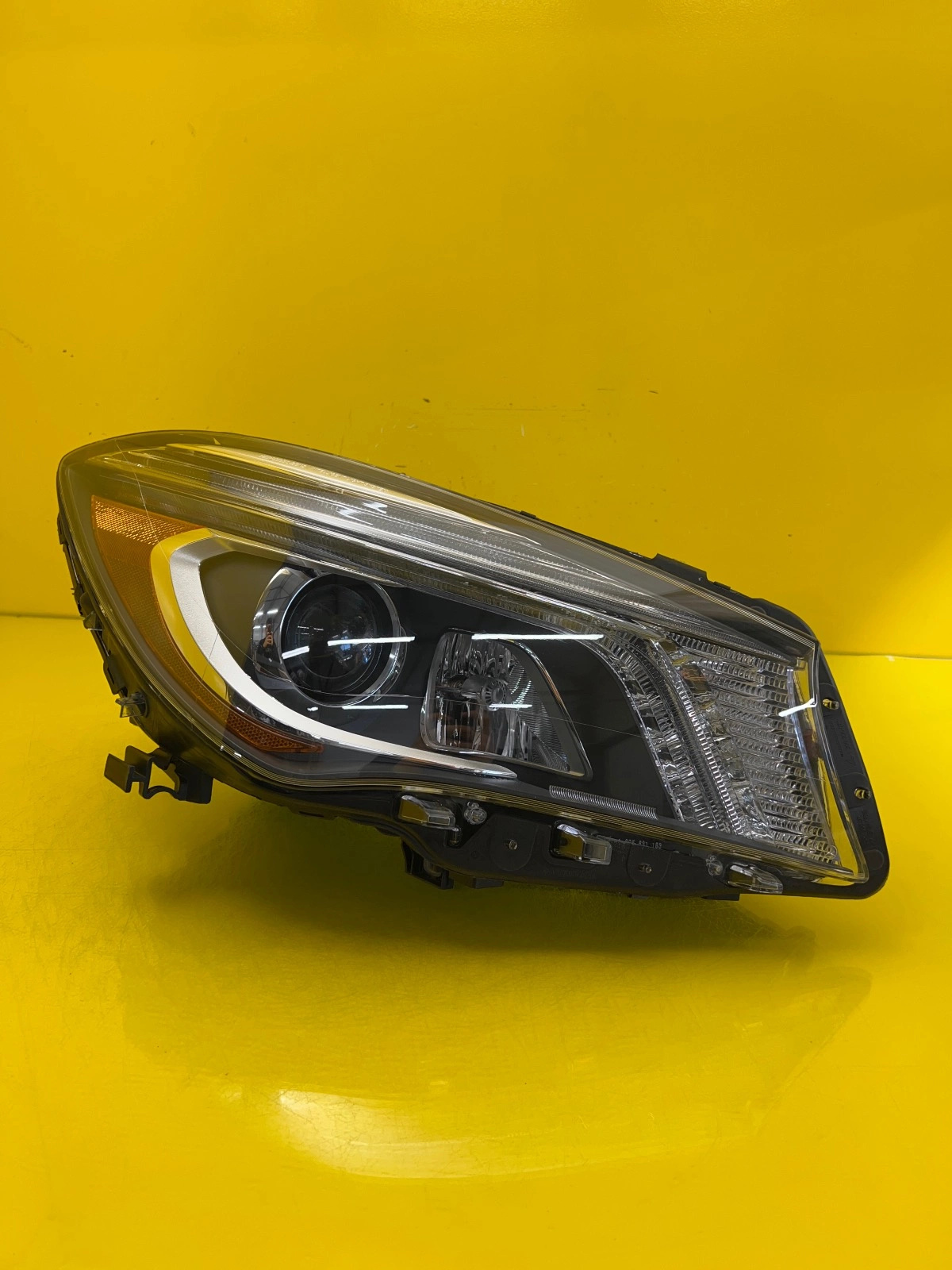 Far dreapta LED Xenon OEM 28594