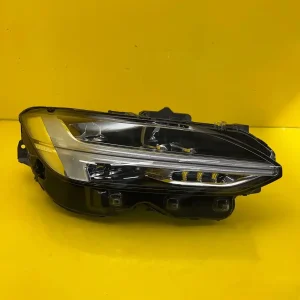 Far Dreapta Volvo Sv90 S90 V90 Mid LED