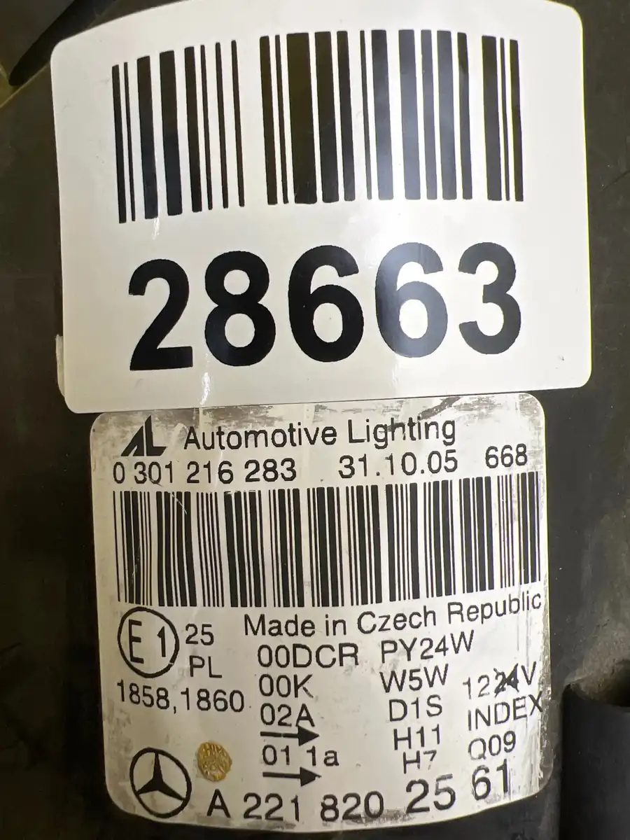 Far Mercedes S-Class W221 Bixenon