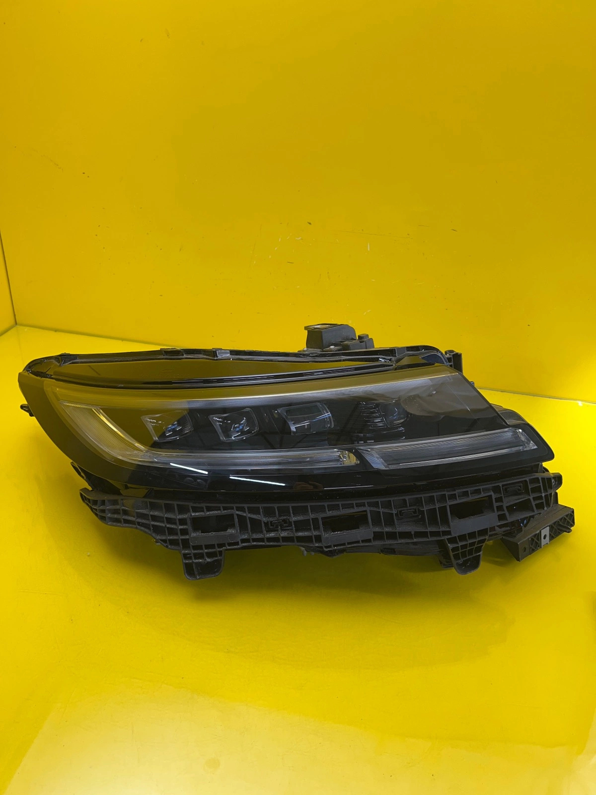 Far dreapta Full LED OEM 28712