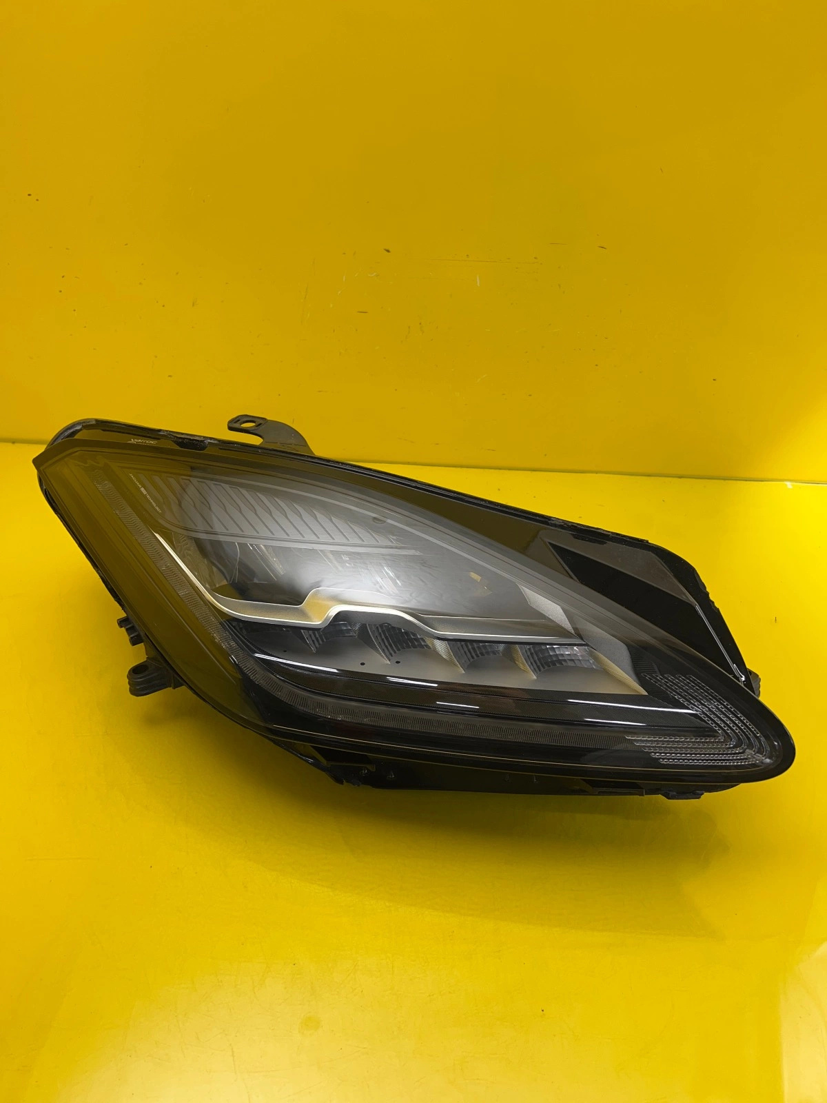 Far Dreapta Jaguar E Pace X540 Mid LED