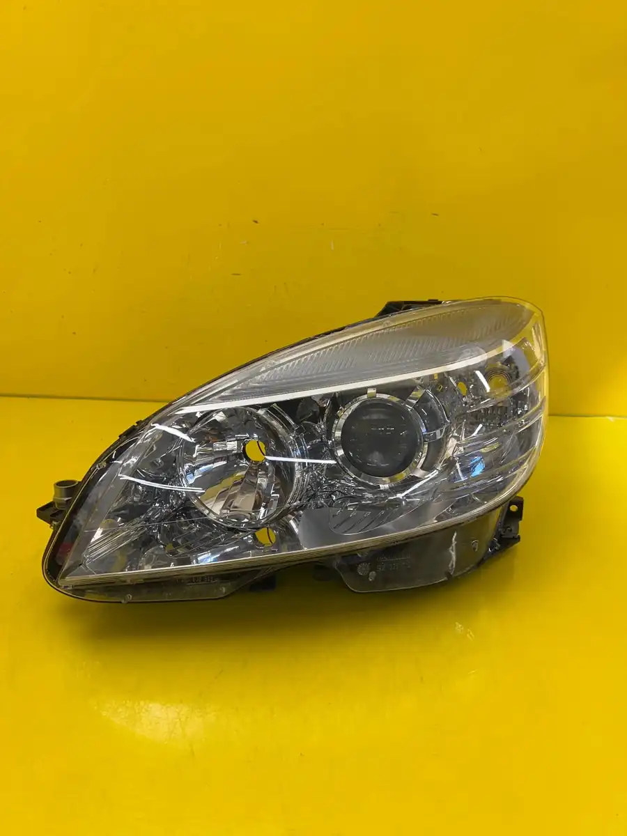 Far Stanga Mercedes Klasa W204
