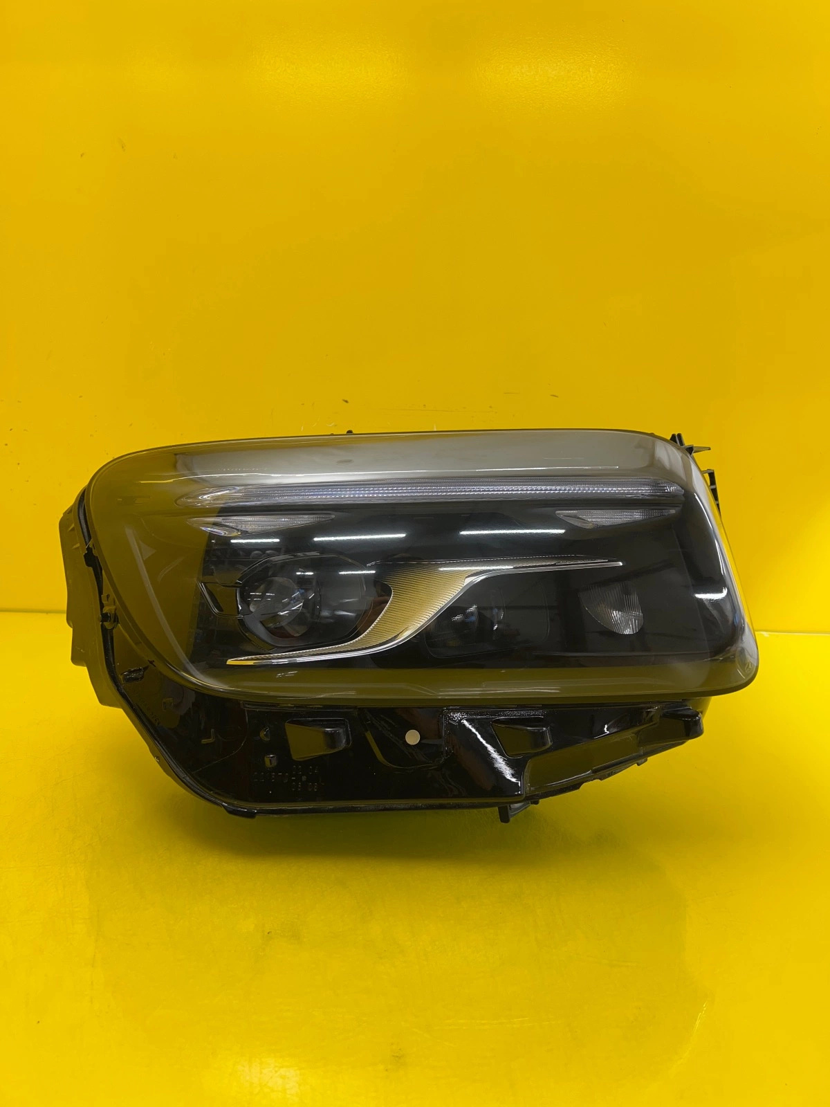 Far dreapta Full LED Facelift OEM 28896