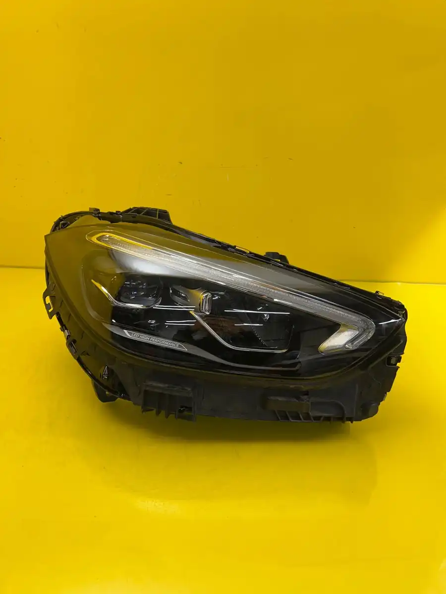 Far Dreapta Mercedes C-Class W206 21- Full LED