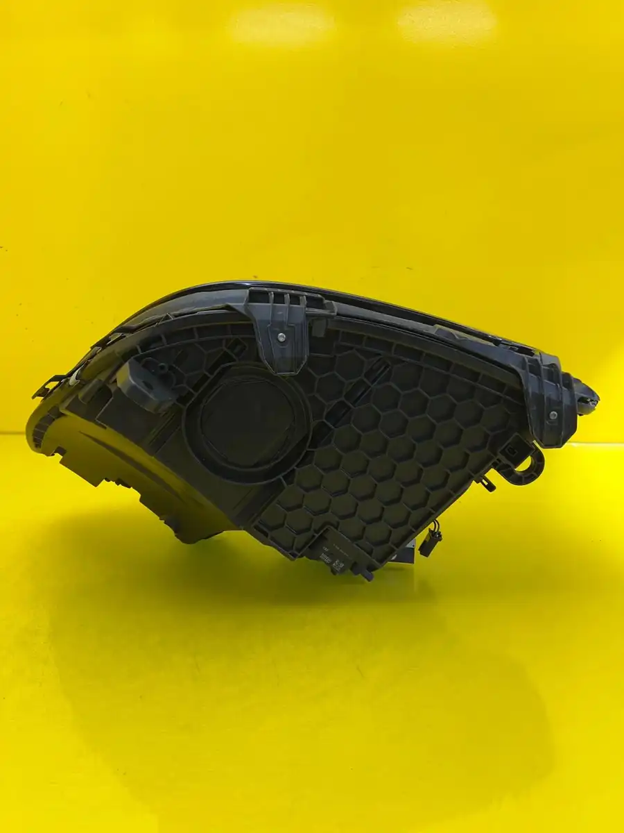Far Dreapta Mercedes C-Class W206 21- Full LED