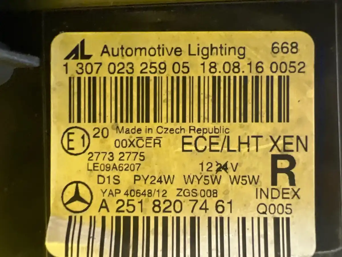 Far Dreapta Mercedes W251 R-Klasa Lift Bixenon