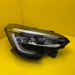 Far Dreapta Renault Clio V Full LED