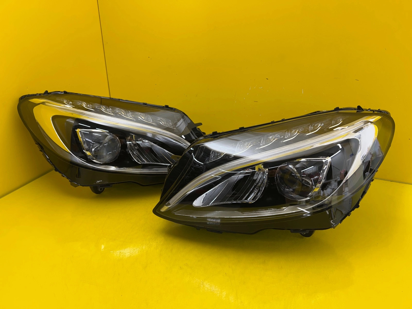 Far stânga LED OEM 29124