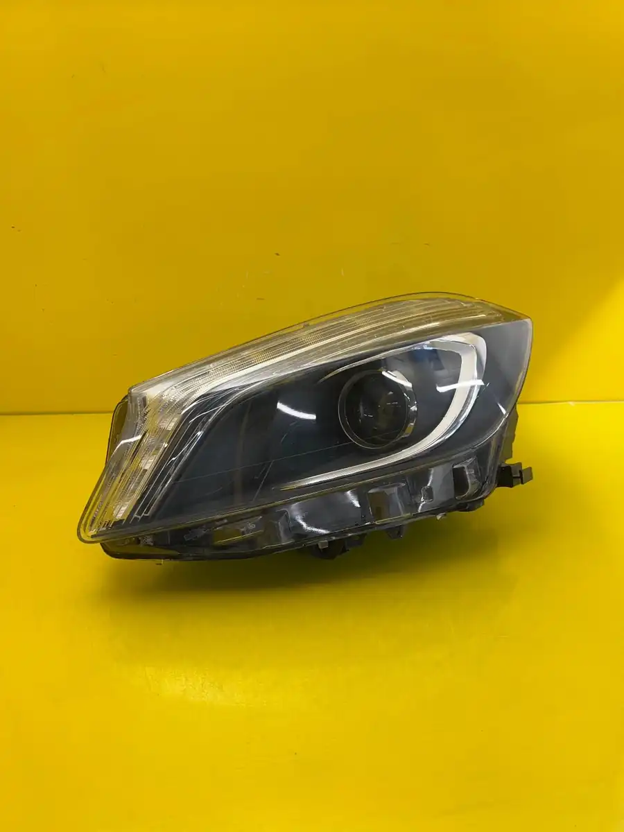 Far Mercedes A-Class W176 Xenon