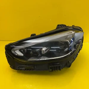 Far Mercedes C-Class W206 Full LED