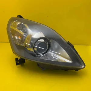 Far Dreapta Opel Zafira B 2 II Bixenon