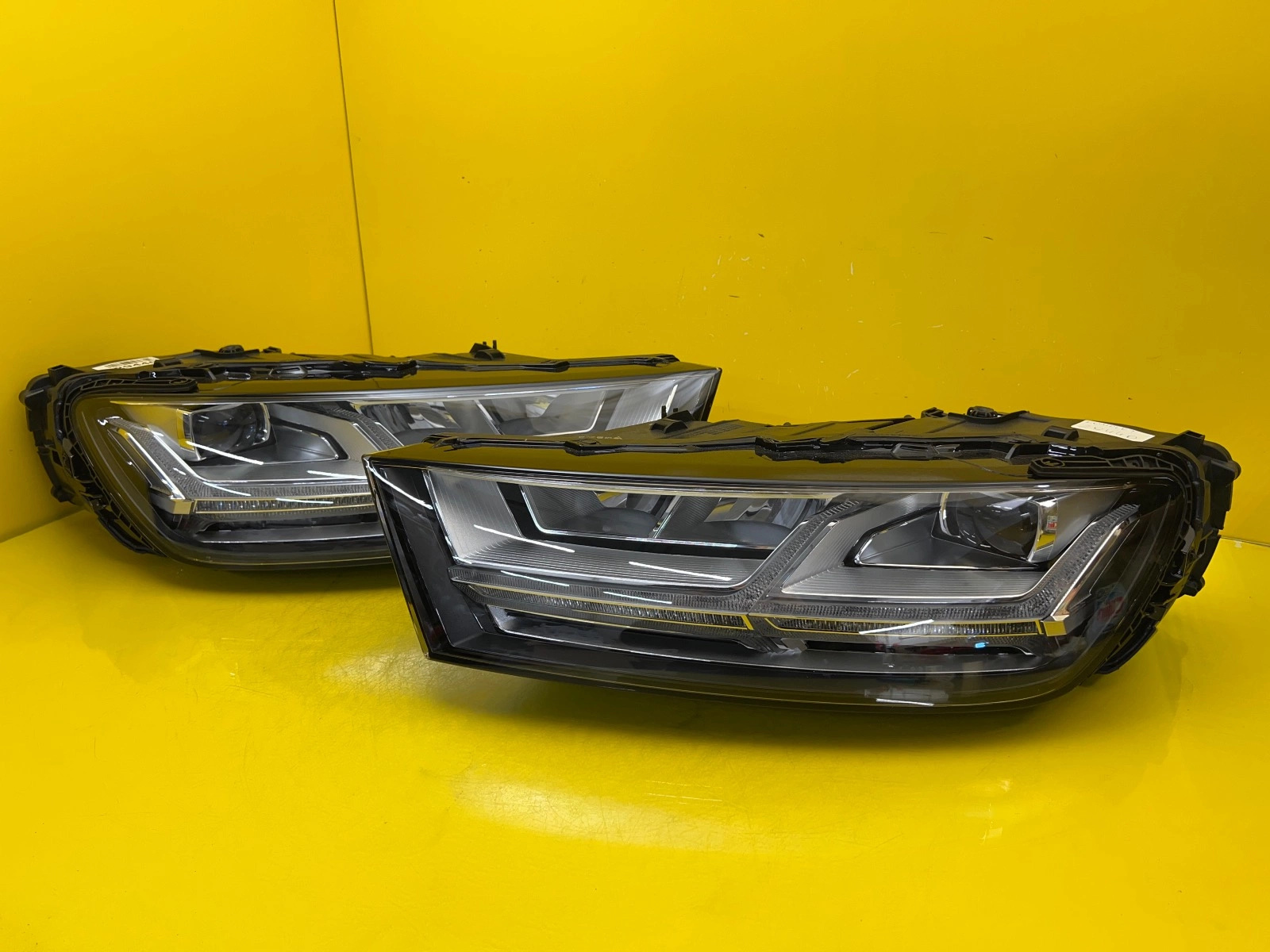 Far stânga Full LED OEM 29440