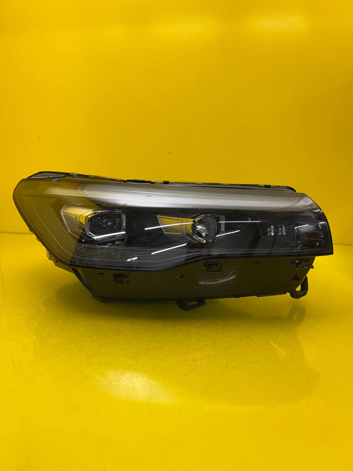 Far Dreapta VW Tiguan III 572 LED