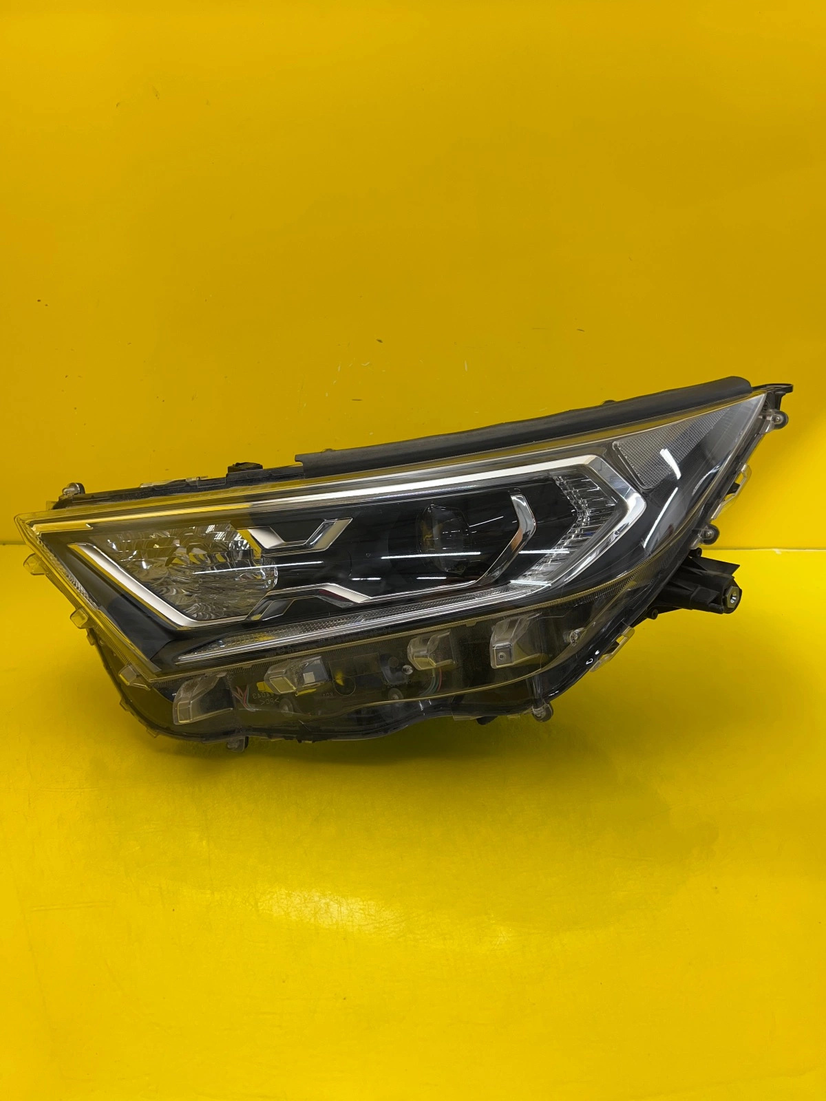Far Toyota Rav4 V 19 Full LED