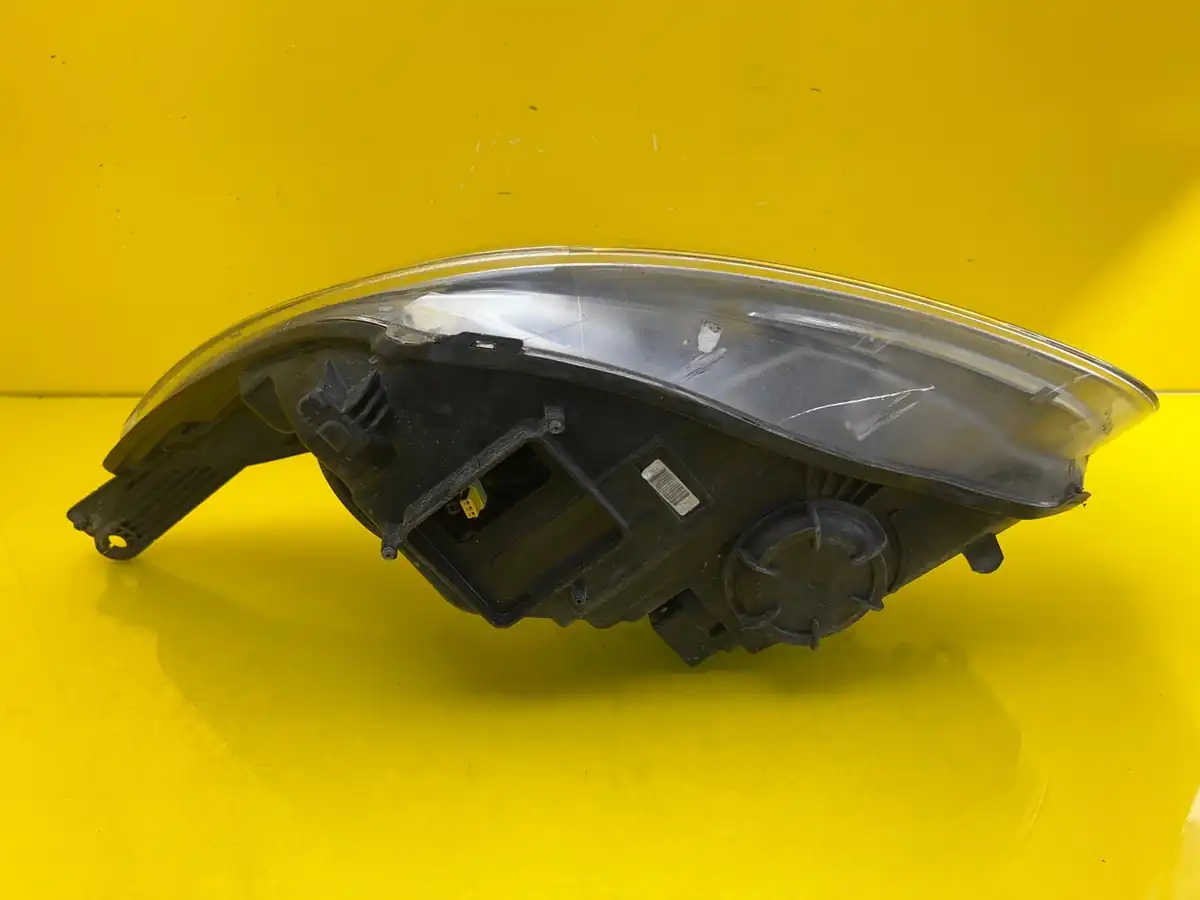 Far Dreapta Ford Focus MK3 III 10 14 Xenon