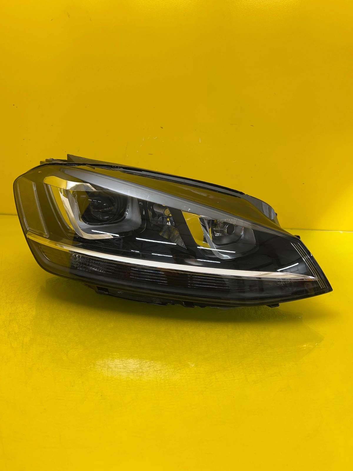 Far dreapta Bi-Xenon OEM 29695