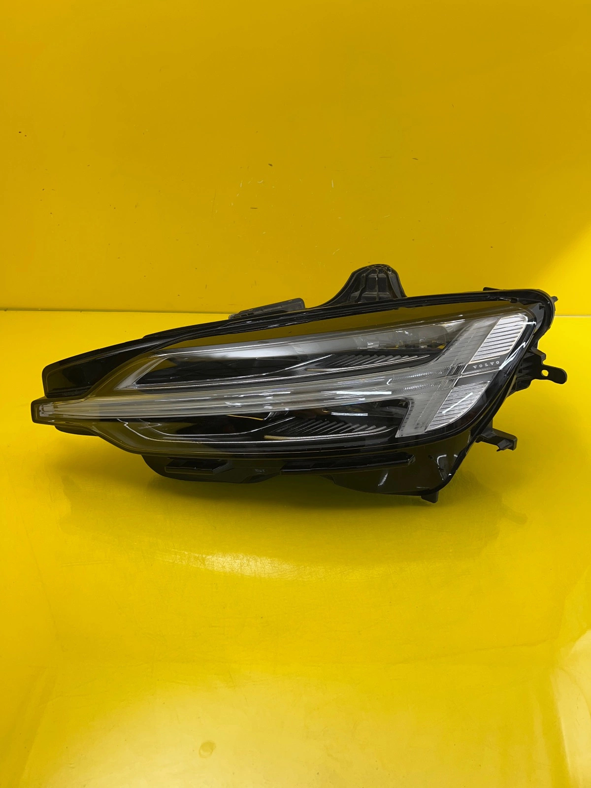 Far Stanga Volvo S60 V60 LED