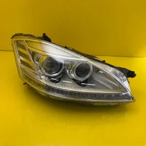 Far Dreapta Mercedes S-Class W221 Lift Xenon