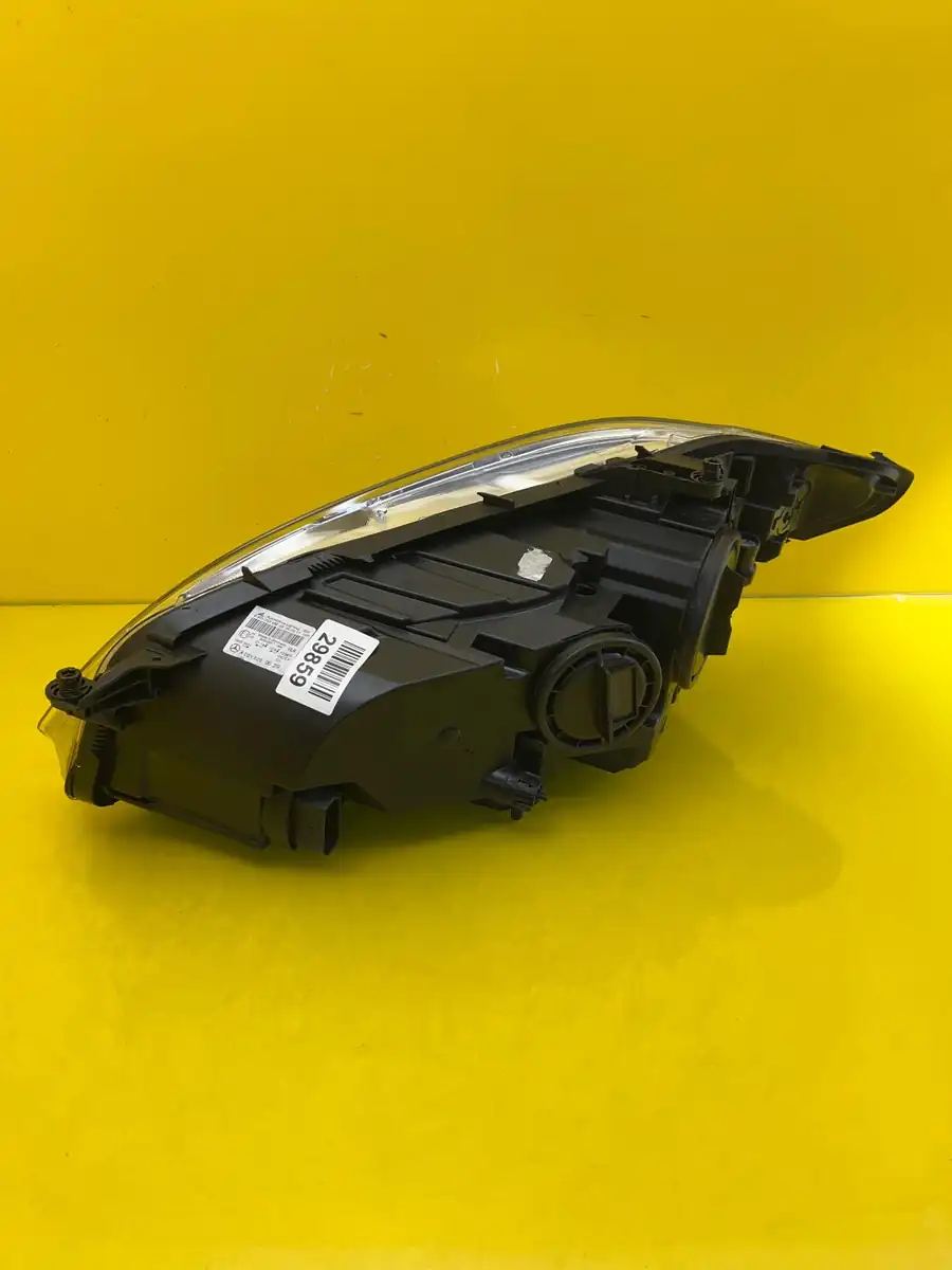 Far Dreapta Mercedes S-Class W221 Lift Xenon