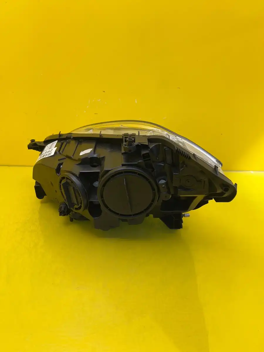 Far Dreapta Mercedes S-Class W221 Lift Xenon