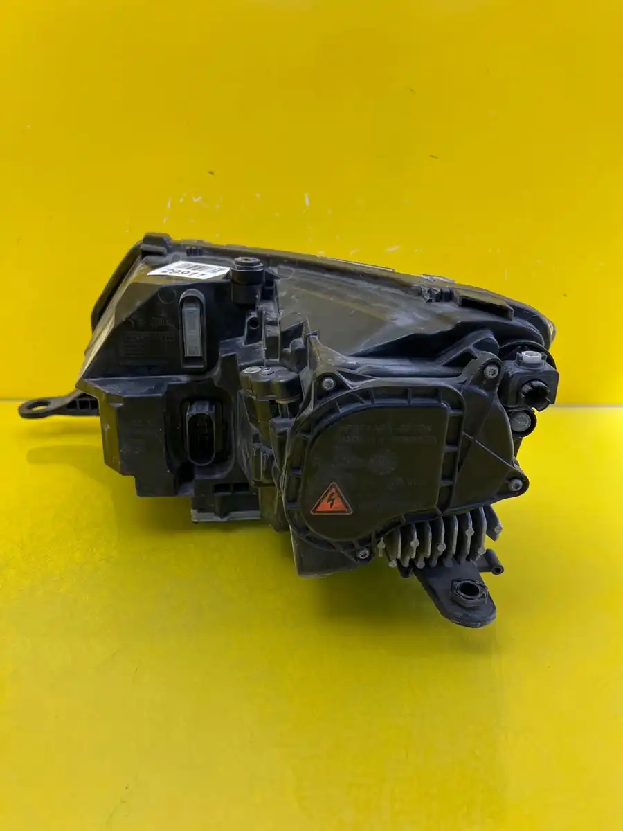 Far Dreapta Skoda Rapid Lift Bixenon