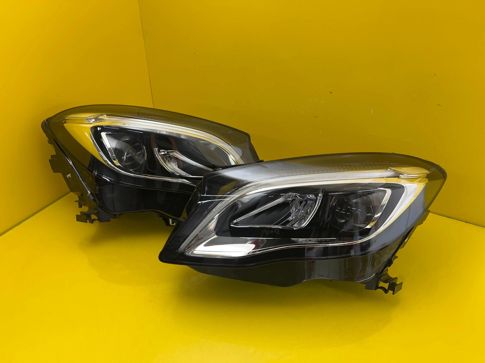 Far stânga Full LED OEM 29944