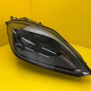 Far Dreapta Porsche Cayenne 9Y Lift Full LED