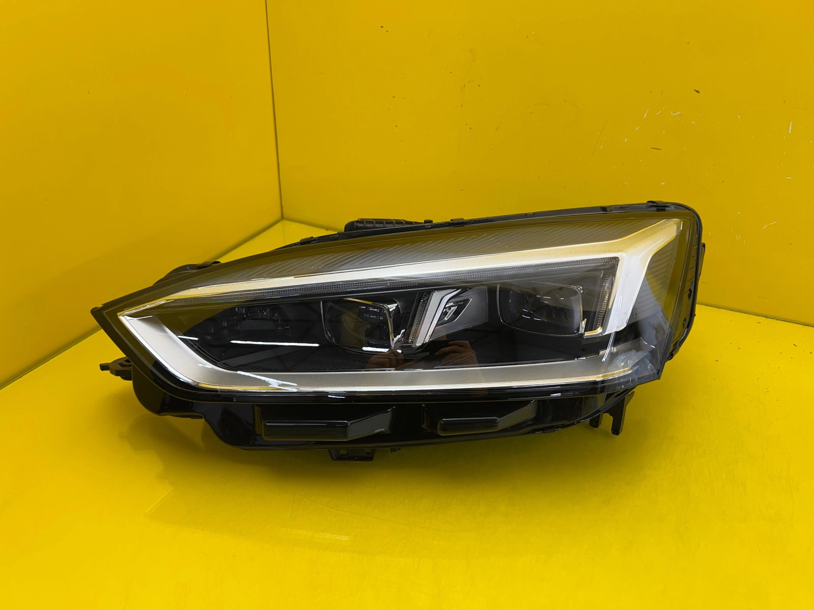 Far stânga Full LED OEM 29994