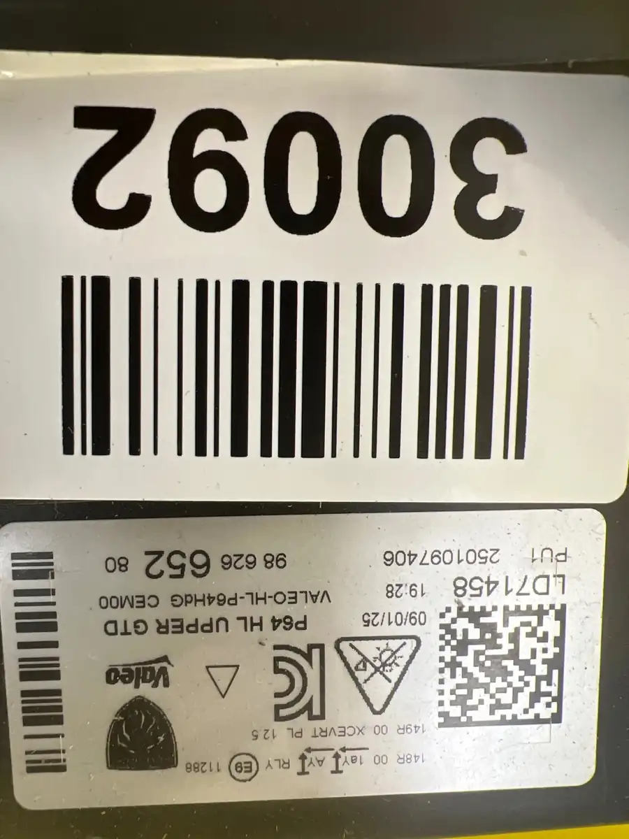 Far Peugeot 3008 III 23- Full LED