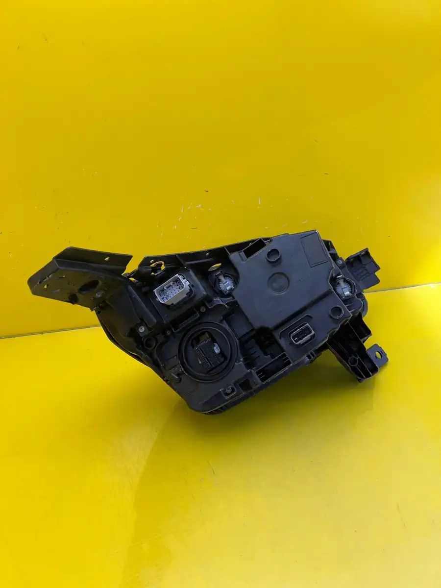 Far Peugeot 3008 III 23- Full LED