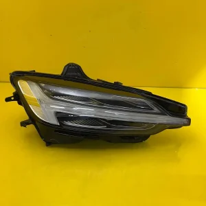 Far Dreapta Volvo S60 V60 Mid LED