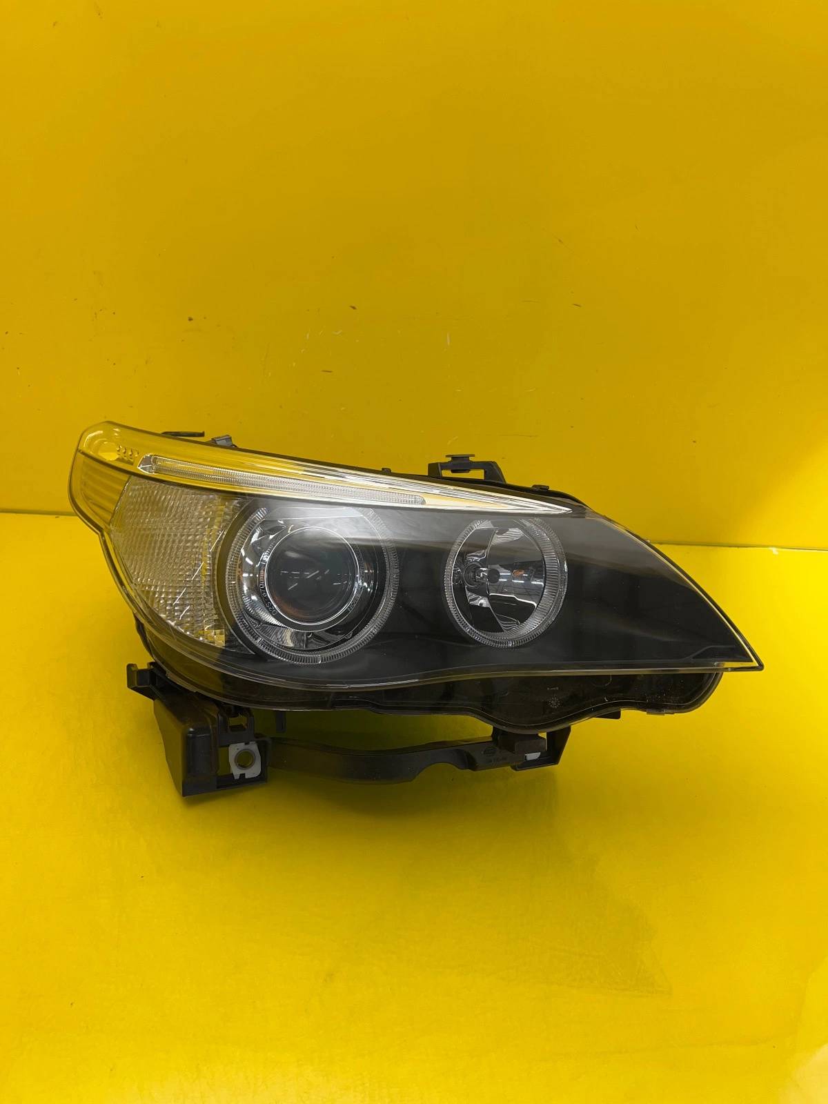 Far dreapta Xenon BMW Seria 5 E60 2003-2006 OEM 30225