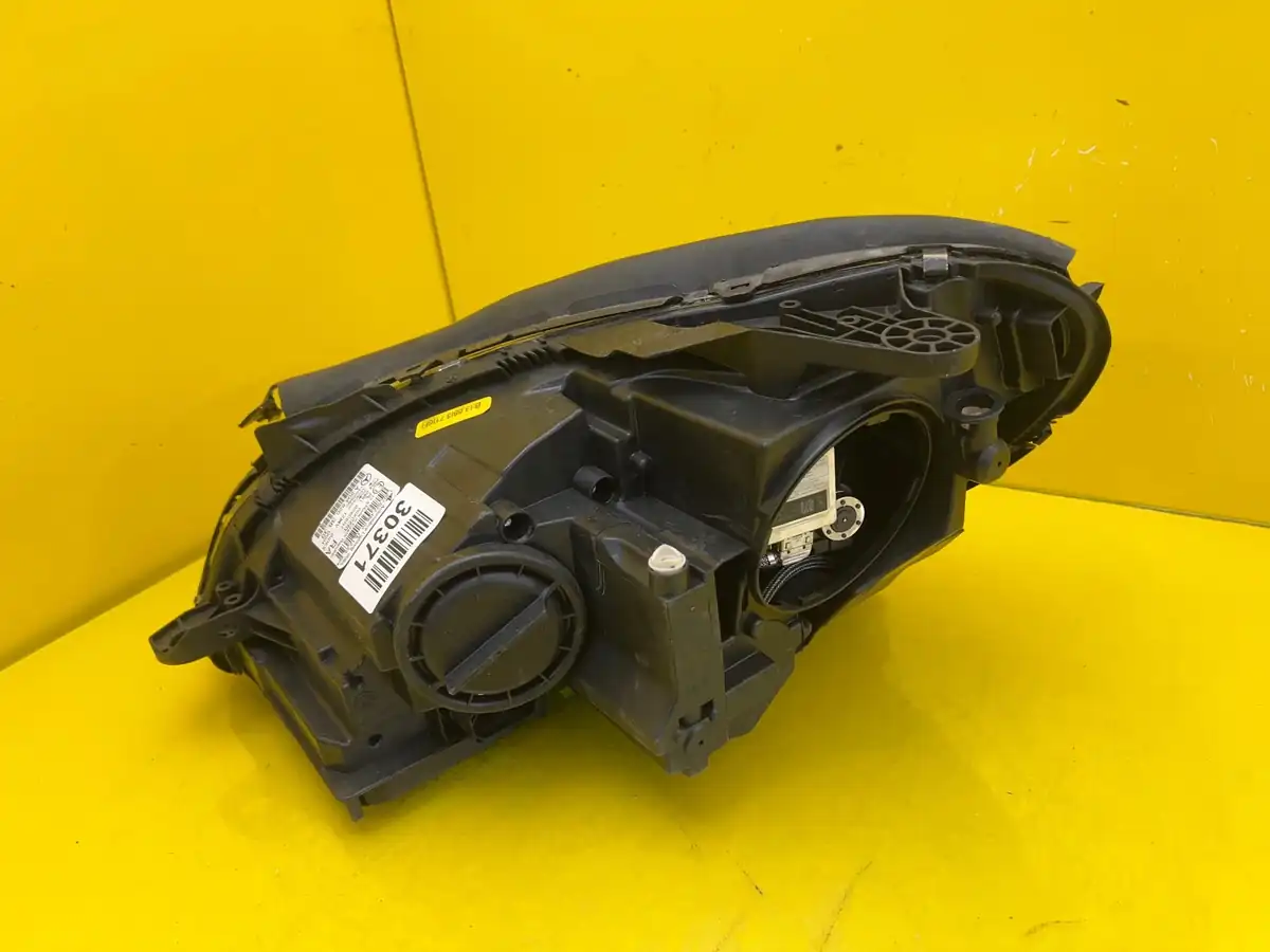 Far Dreapta Mercedes C-Class W204 Lift Bixenon