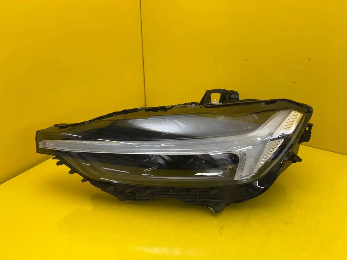 Far Stanga Volvo Xc60 Ii Mid LED