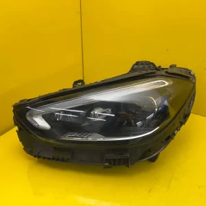 Far Mercedes C-Class W206 Full LED