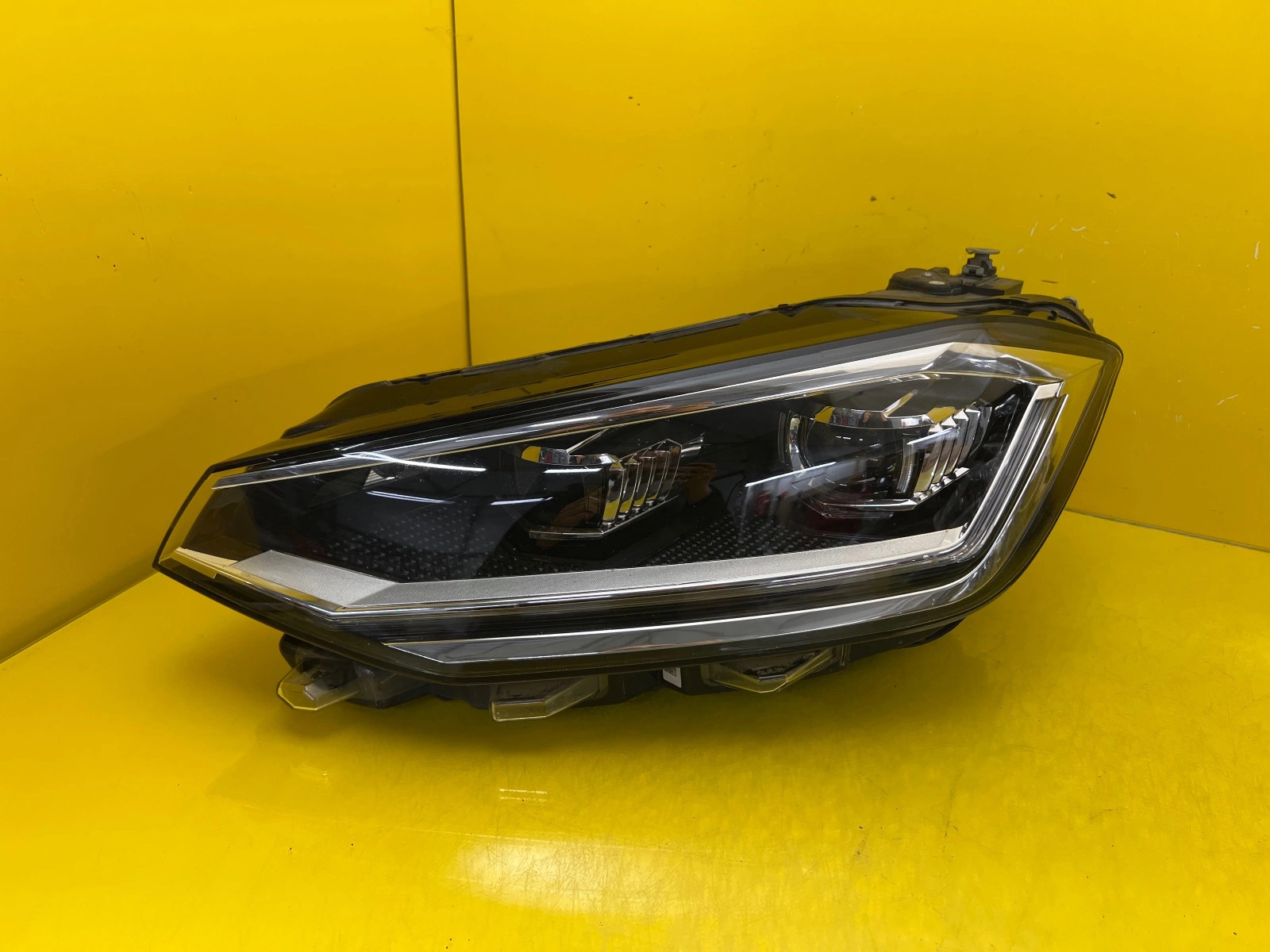 Far stânga LED Facelift OEM 30435