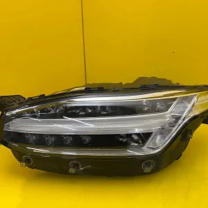 Far Stanga Volvo Xc90 Ii 17 Full LED