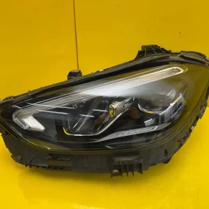 Far Mercedes C-Class W206 Full LED