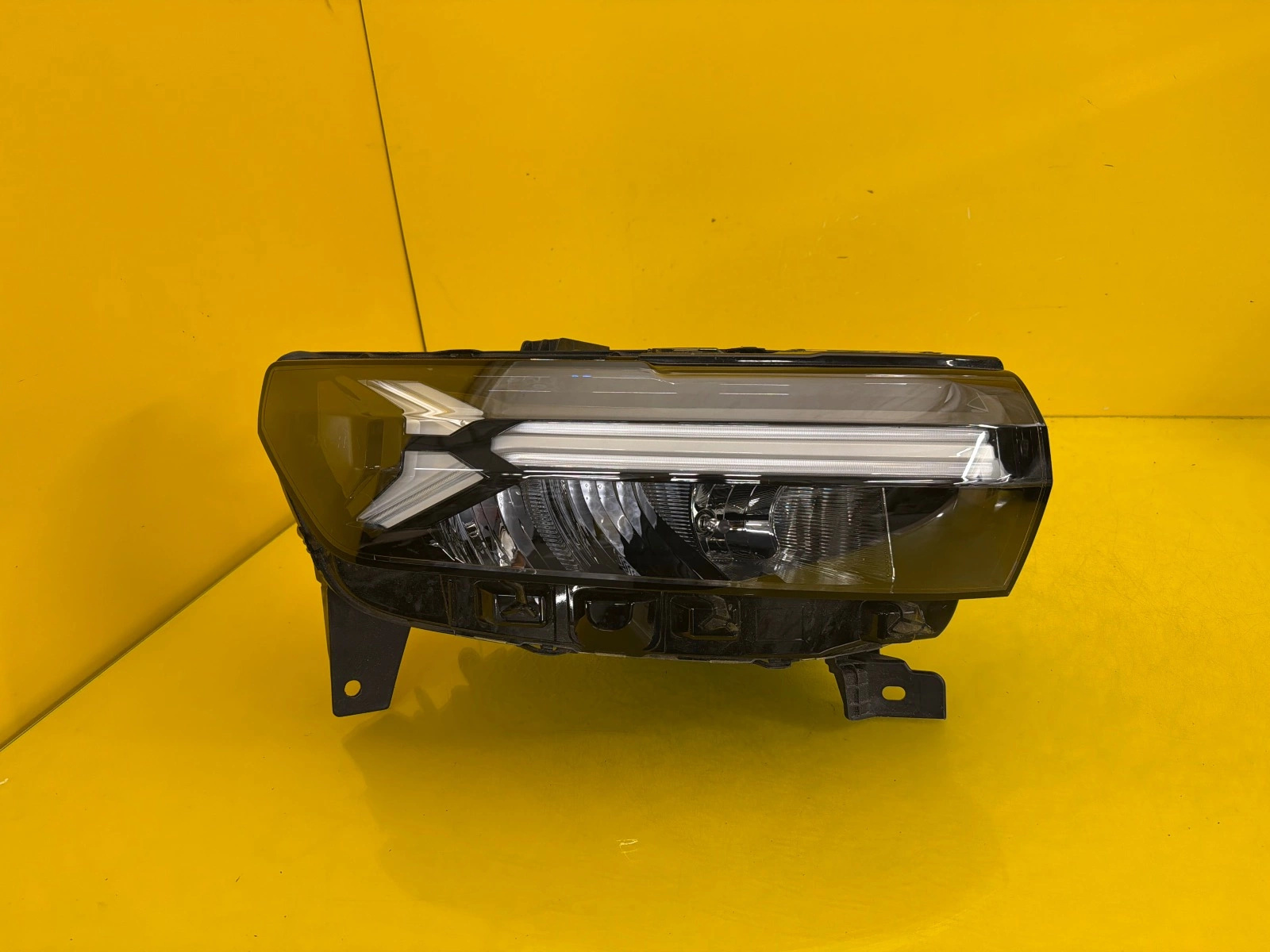 Far dreapta Full LED OEM 30546