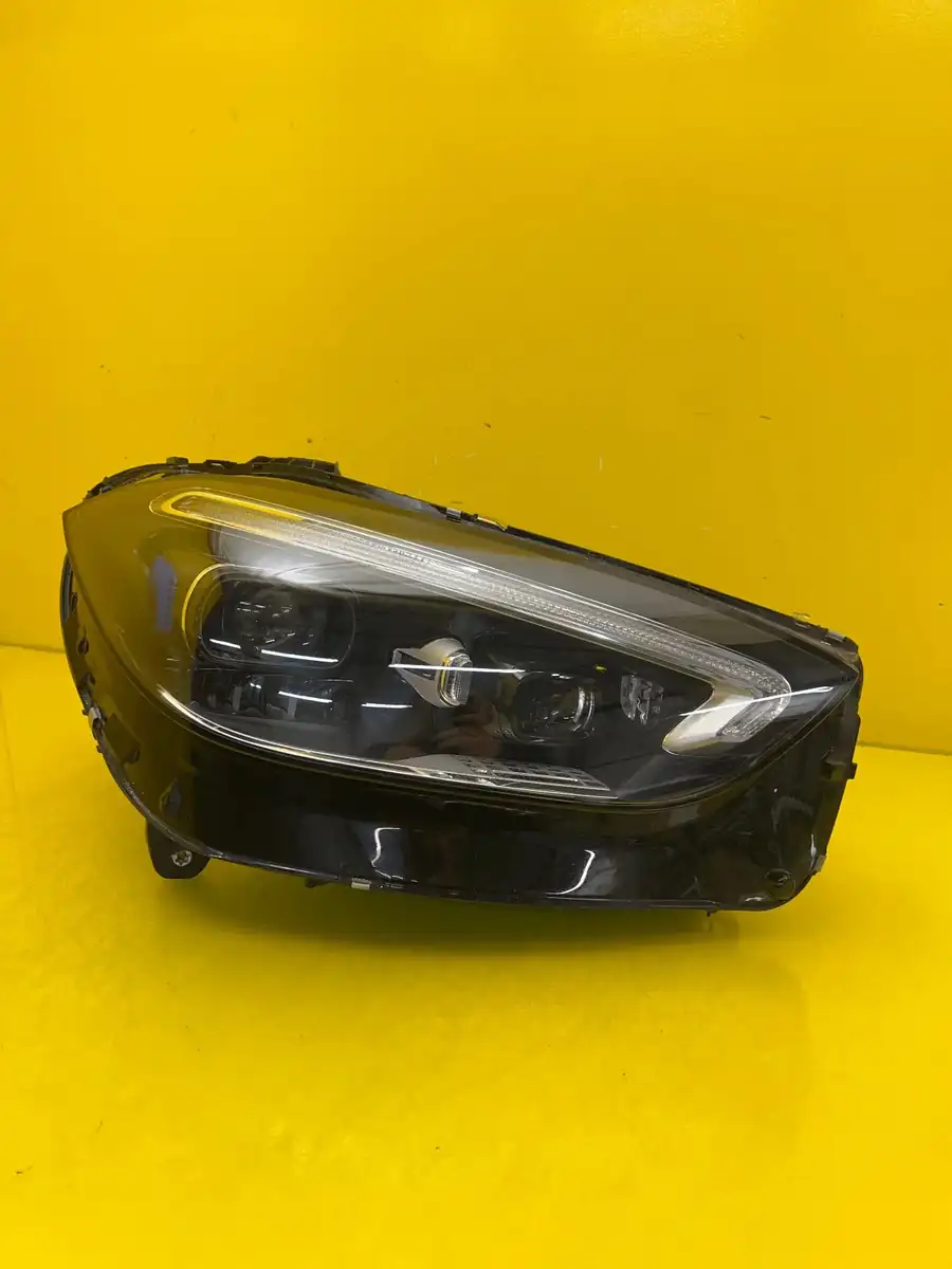 Far Dreapta Mercedes C-Class W206 Full LED