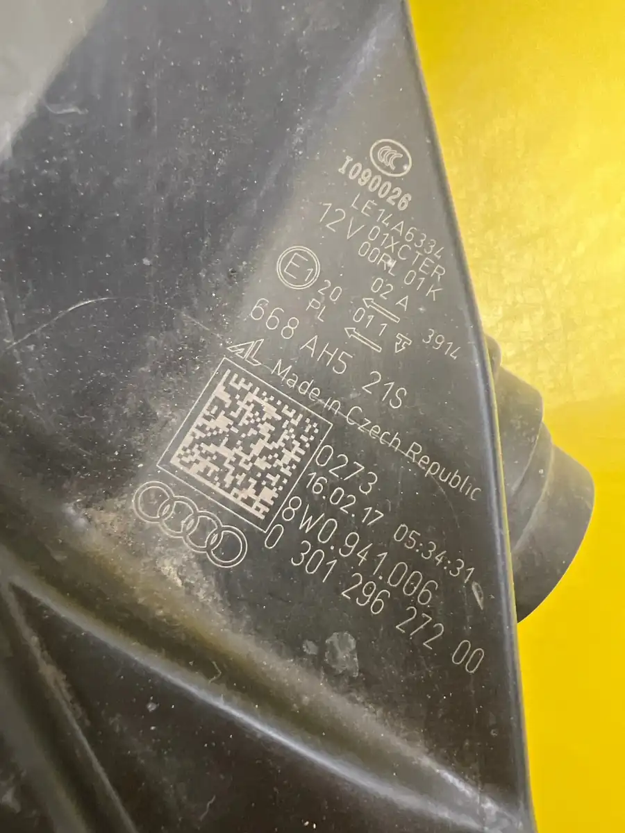 Far Dreapta Audi A4 B9 8W Matrix