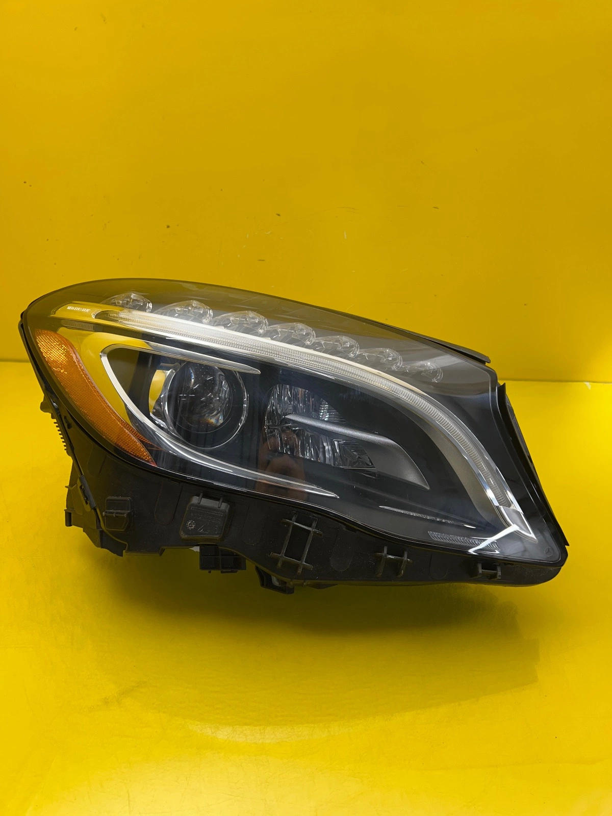 Far dreapta Full LED OEM 30693