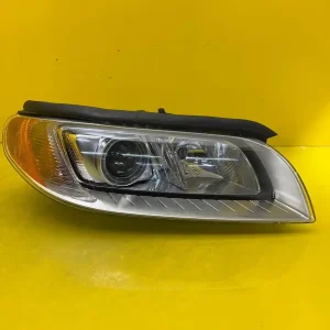 Far Dreapta Volvo Xc70 V70 S80 Ii Xenon