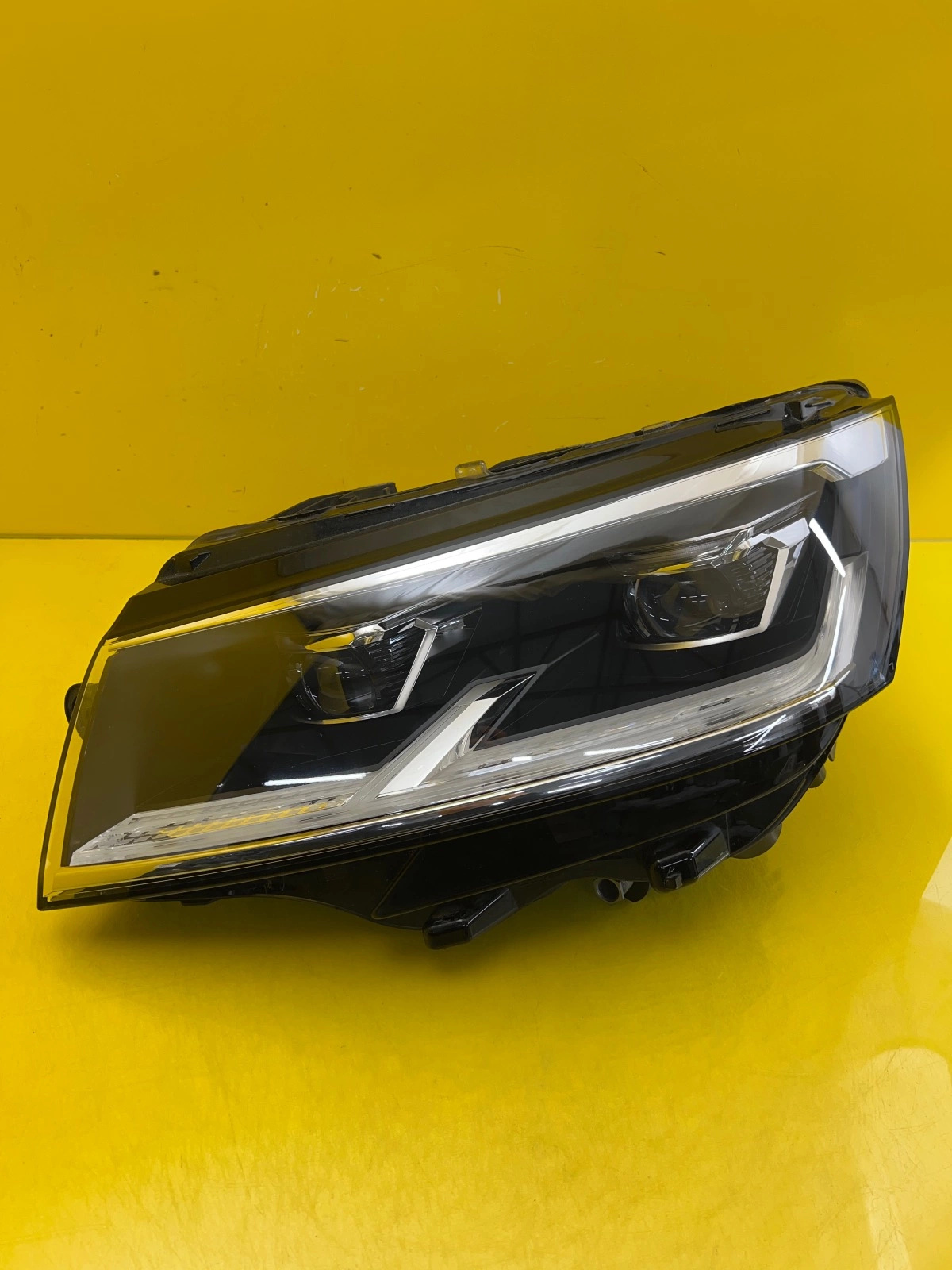 Far stânga Full LED Facelift OEM 30520