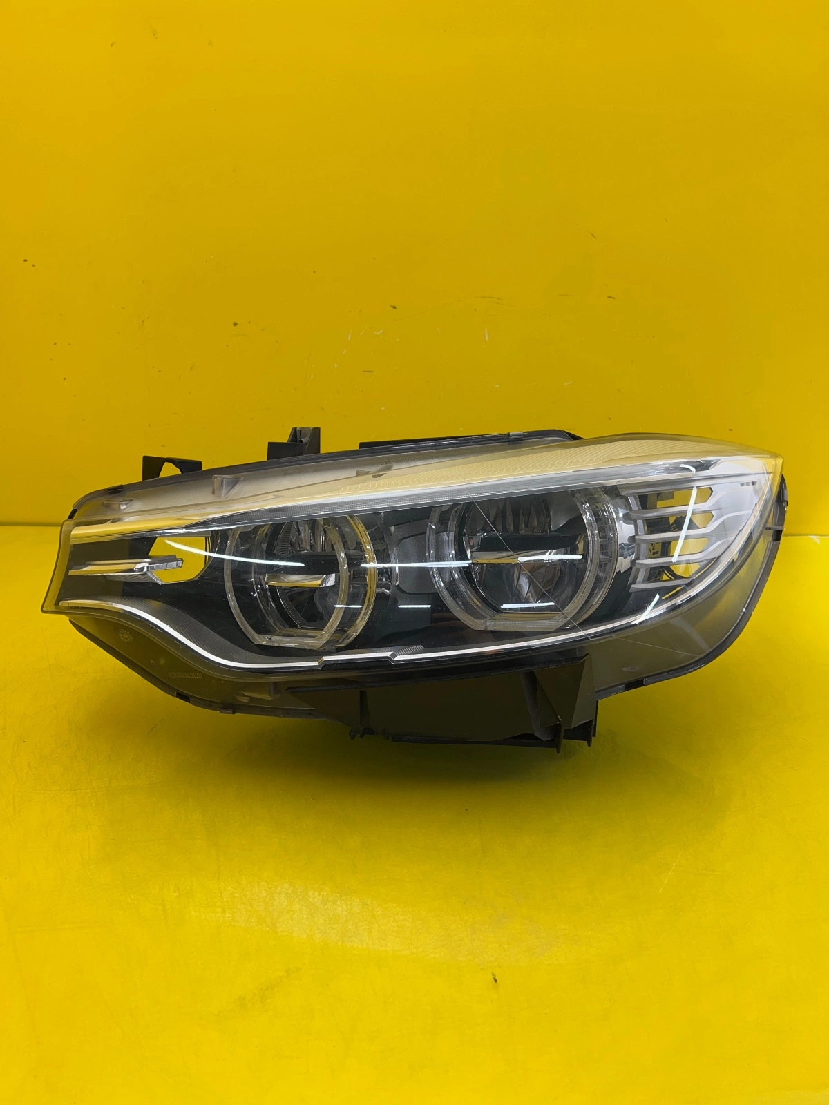 Far stânga Full LED F32 OEM 7410797-01